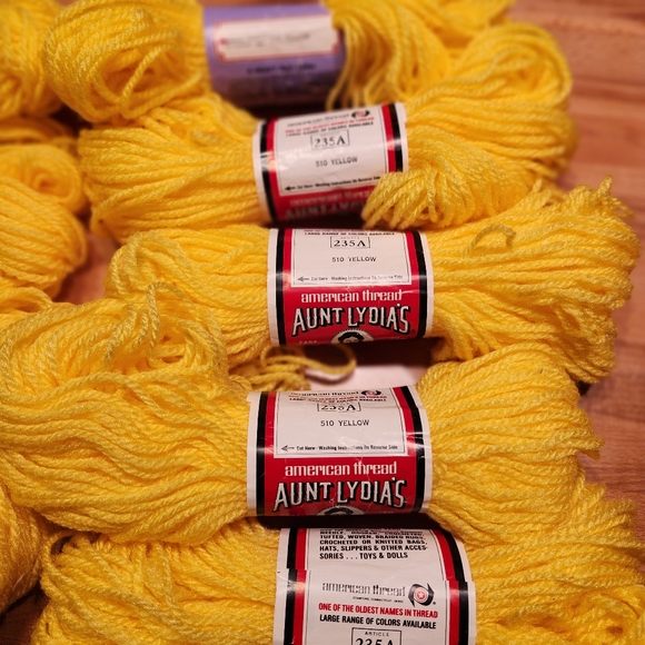 ❤️ 9 Skein jAUNT LYDIA'S Yellow RUG YARN Crochet knitting craft art supplies lot - Picture 2 of 6